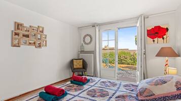 2 chambres, fer et planche à repasser, Wi-Fi, draps fournis