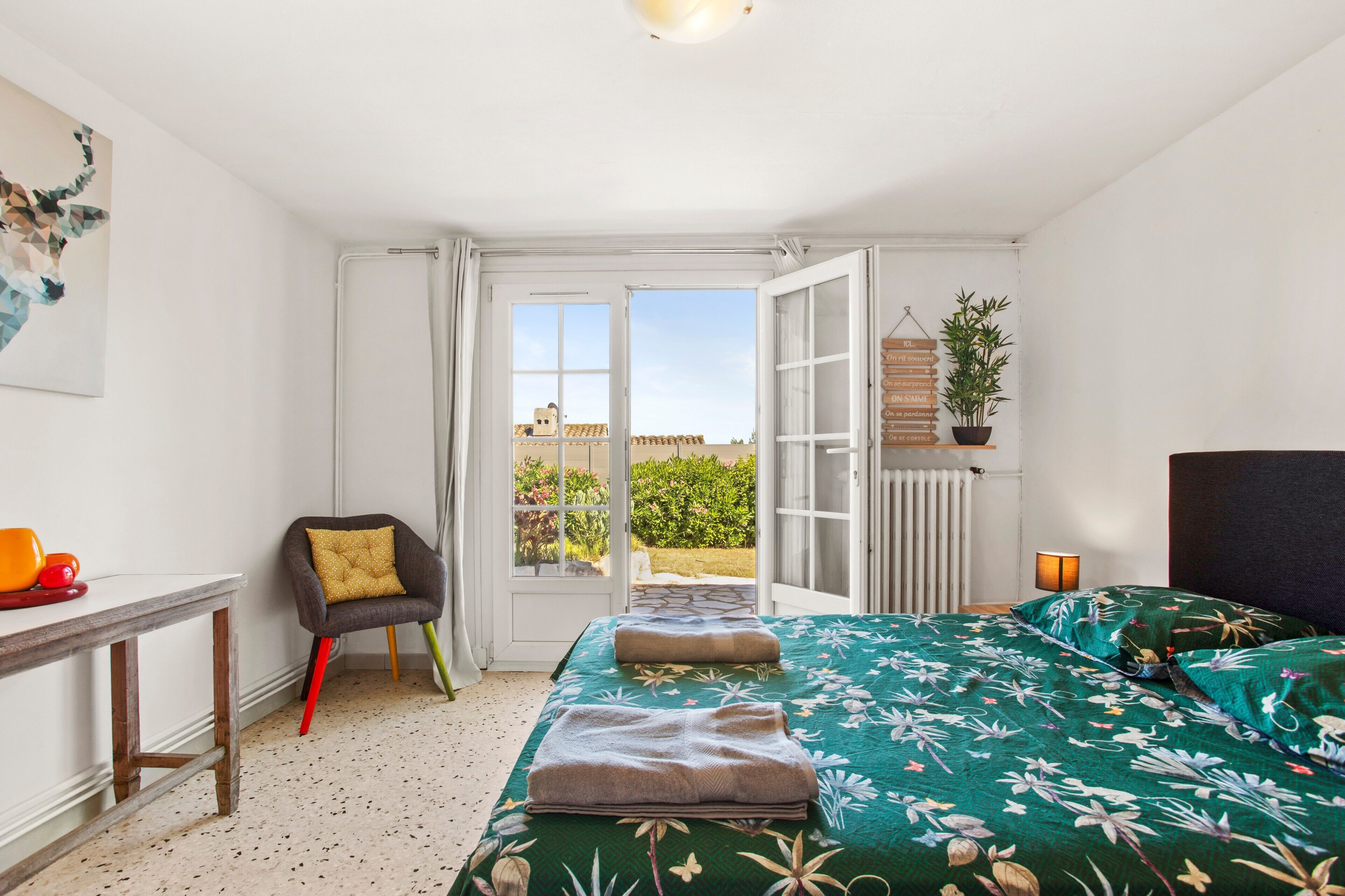 2 chambres, fer et planche à repasser, draps fournis