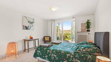 2 chambres, fer et planche à repasser, Wi-Fi, draps fournis