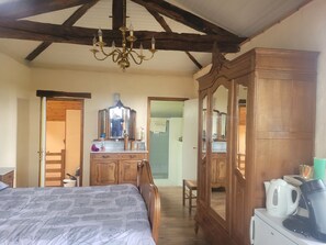 2 bedrooms, free WiFi, bed sheets