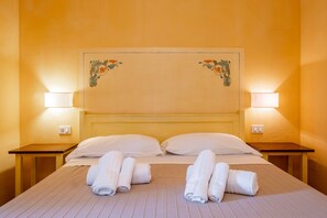 1 bedroom, iron/ironing board, free WiFi, bed sheets - Farmhouse 'Rosaspina - Appartamento 5' with Shared Pool, Wi-Fi and Air Conditioning (Capalbio)