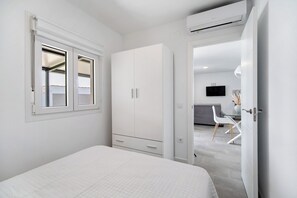 2 makuuhuonetta, silitysrauta/-lauta, ilmainen Wi-Fi, vuodevaatteet