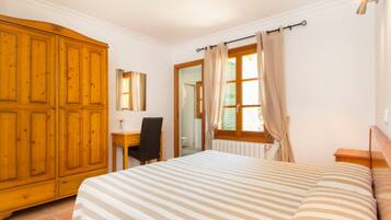 6 Schlafzimmer, Bügeleisen/Bügelbrett, kostenloses WLAN, Bettwäsche