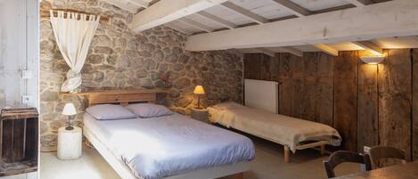 1 chambre, Wi-Fi gratuit, draps fournis