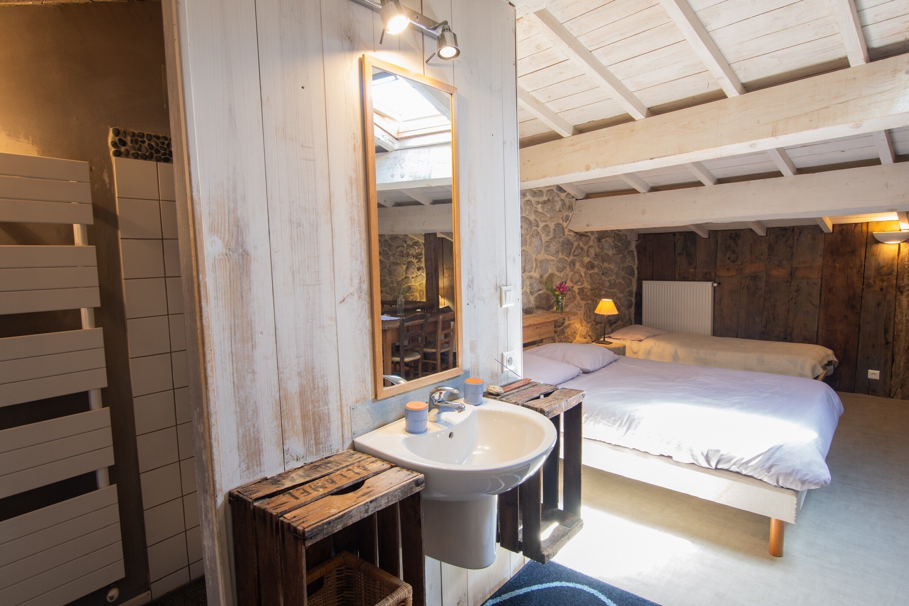 1 室のベッドルーム、WiFi (無料)、ベッドシーツ