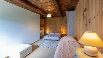 2 bedrooms, free WiFi, bed sheets