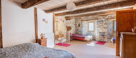 1 chambre, Wi-Fi gratuit, draps fournis