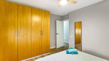 2 habitaciones, tabla de planchar con plancha y wifi gratis