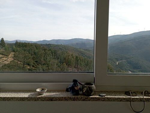 Landhaus 'Refúgio Da Montanha' mit Bergblick, privater Terrasse und privatem Garten