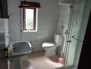 Douche, serviettes fournies