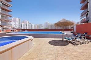 Pool - Apartment 'Apartamento Armação De Pêra' with Shared Pool, Wi-Fi and Air Conditioning (Armação de Pêra)