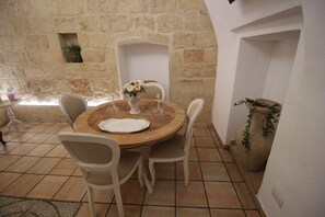 Dining - Antica Dimora Pugliese nei Pressi Dell'aeroporto e Porto di Bari con Patio Relax (Bari)
