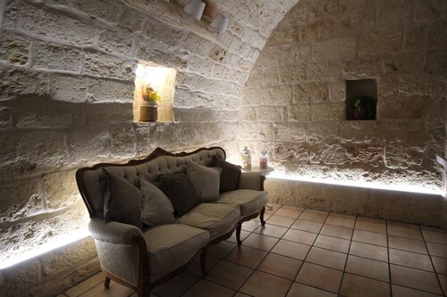 Antica Dimora Pugliese nei Pressi Dell'aeroporto e Porto di Bari con Patio Relax