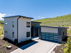 Exterior - Modern Promontory Cobalt Cabin near Jordanelle Reservoir, Main Street Park City, & Ski Resorts (Park City)