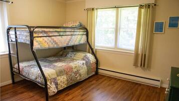 4 bedrooms, desk, iron/ironing board, travel crib