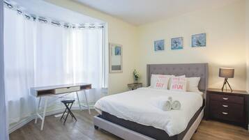 3 bedrooms, iron/ironing board, WiFi, bed sheets