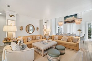 スマートテレビ、暖炉、ビデオライブラリ