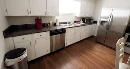 Anchor Down - 3 bed/2 bath Cabin