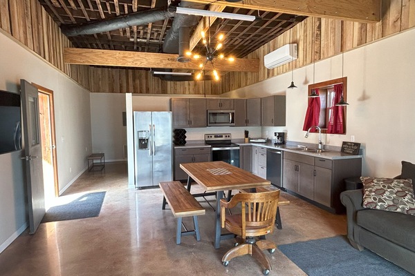 Frigorífic, microones, forn i placa de cuina