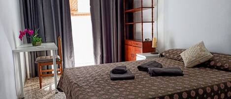 4 bedrooms, WiFi, bed sheets