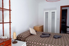 4 bedrooms, WiFi, bed sheets - Caleta Sun & See Apartment (Cádiz)