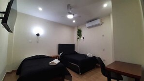 Down duvets, desk, laptop workspace, blackout curtains - Gran Imperial Avenida (Tumbes)