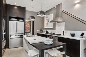 Oven, stovetop, dishwasher - Zen, Contemporary Home with Amenities & AC! (Aspen)