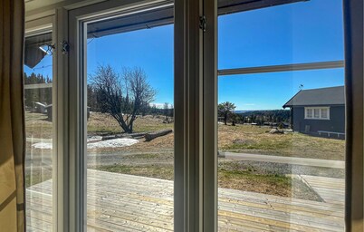 Nice home in Etnedal with sauna