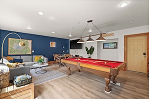 Games room - Creekside Cabin @ Mt. Rainier with Hot Tub and Game Room (Ashford)