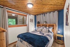 4 Schlafzimmer, Schreibtisch, Bügeleisen/Bügelbrett, kostenloses WLAN