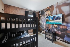 3 bedrooms, iron/ironing board, free WiFi, bed sheets - Blue Suede Townhome in Reunion Resort (Kissimmee)
