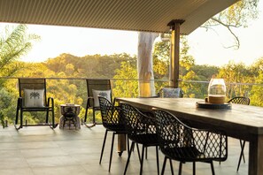 Outdoor dining - Hinterland Dreamers Poolside Retreat ~ Pet Friendly! (Yandina Creek)