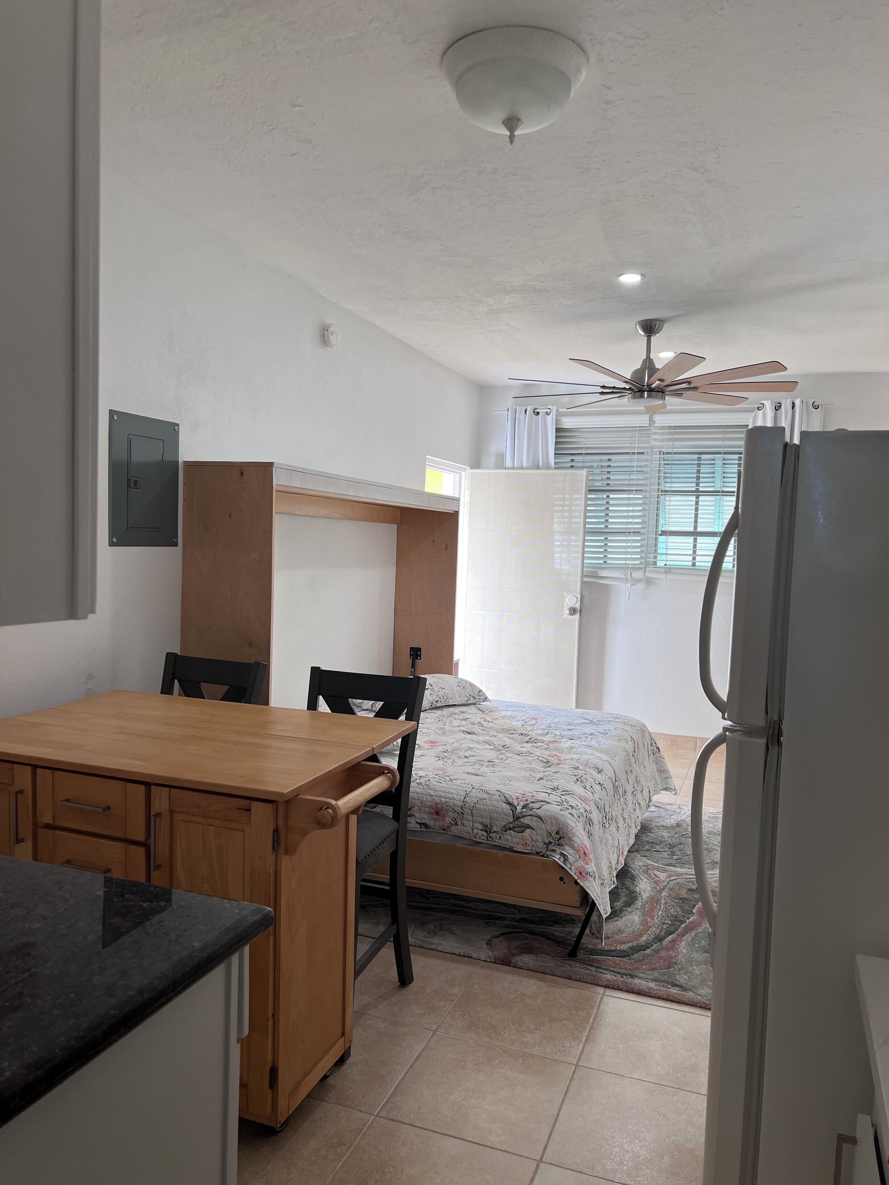 1 غرفة نوم ومكتب ومكواة/لوح كي وواي فاي مجانًا