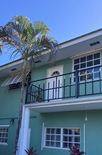 Get away to Green Pastures .10 minutes to Beach, Great for weekend getaways 