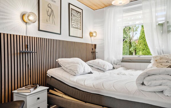 3 bedrooms, travel crib, free WiFi