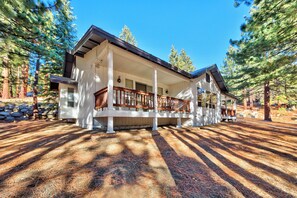 Exterior - lx21 Beautiful Tahoe family Home (Stateline)