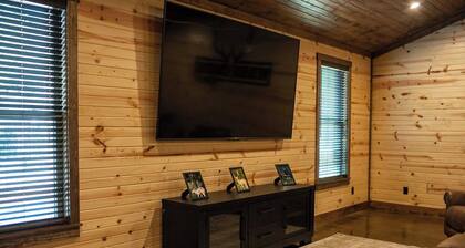 Cozy Lodge at Ward Creek Ranch close to interstate and wedding venues.