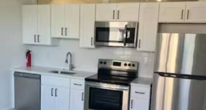 Trendy 1-Bedroom Getaway – Perfect for Couples, Sleeps 3