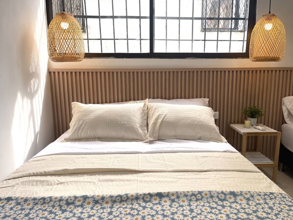 3 chambres, fer et planche à repasser, Wi-Fi, draps fournis