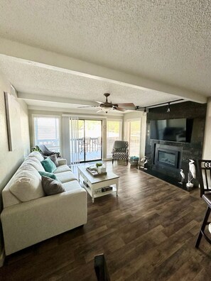 スマートテレビ、暖炉