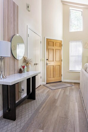 Interior - Nestled in the Pinetrees and Close to Yosemite (Groveland)