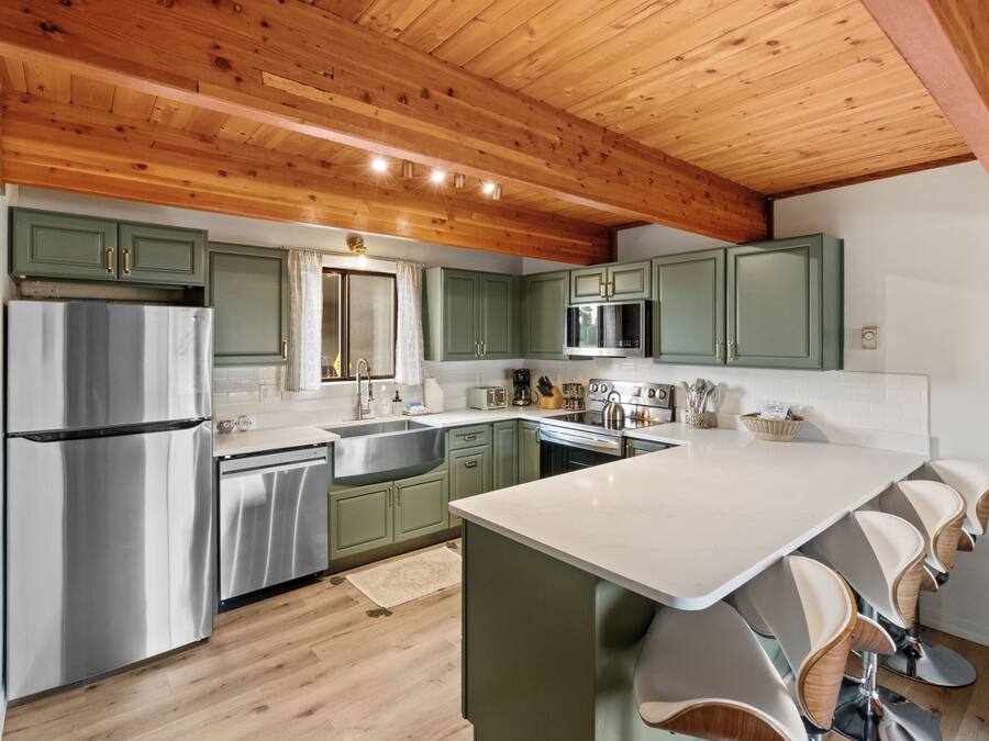 Casa, 2 quartos, cozinha | Área de estar | Smart TV 52 polegadas com canais digitais, Netflix, Hulu