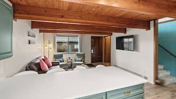 House, 2 Bedrooms, Kitchen | Living area | 52-inch Smart TV with digital channels, Netflix, Hulu