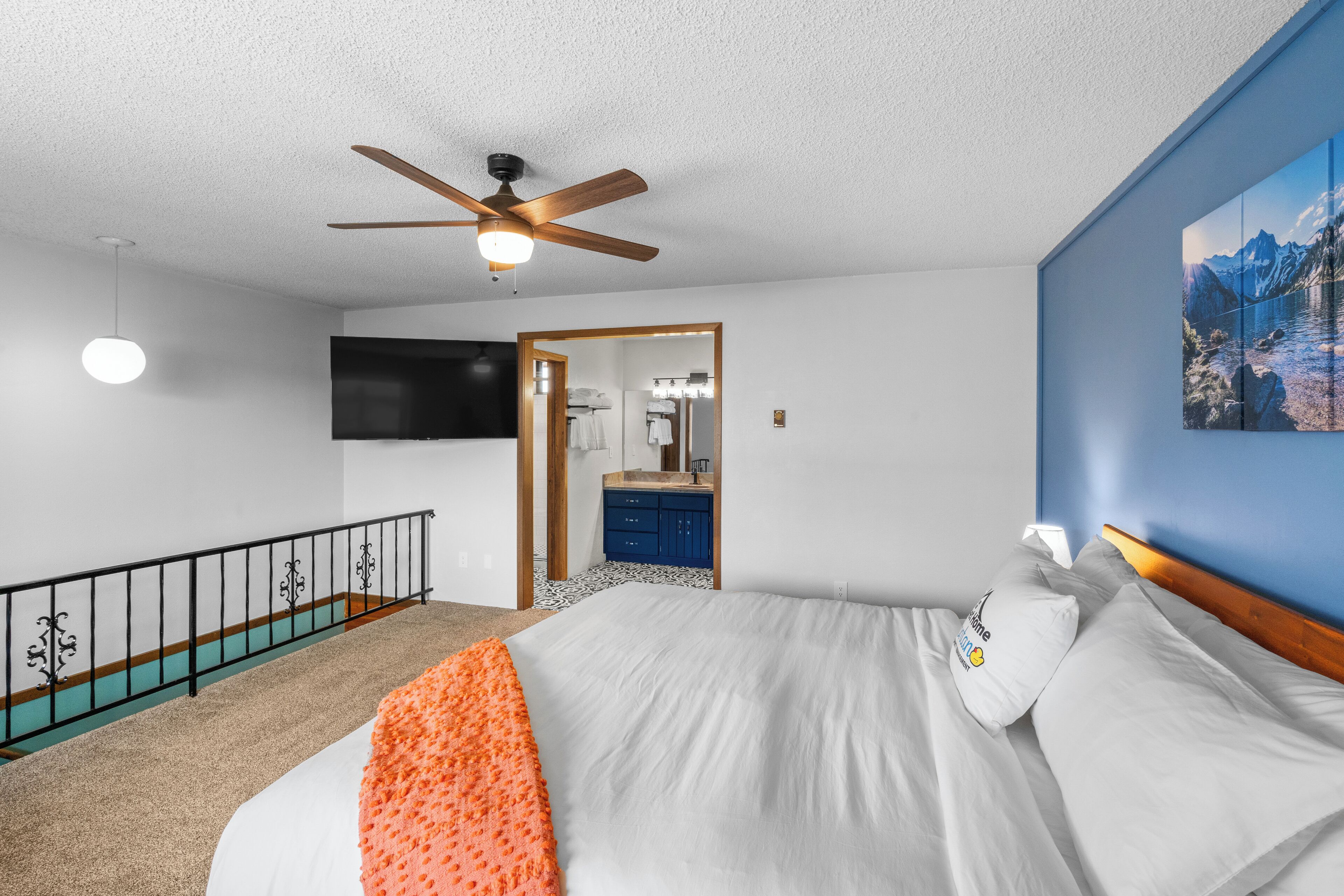 บ้านพัก, 2 ห้องนอน, ห้องครัว | 2 ห้องนอน, เครื่องนอนระดับพรีเมียม, ผ้านวมขนเป็ด, เตารีด/โต๊ะรีดผ้า