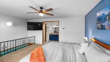 2 bedrooms, premium bedding, down duvets, iron/ironing board