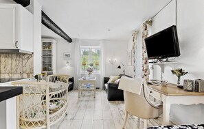 TV - Stunning apartment in Brovst with WiFi (Brovst)