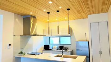 Fridge, microwave, stovetop, cookware/dishes/utensils