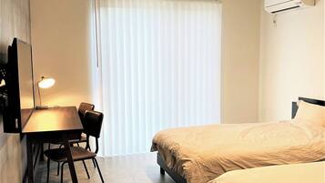 3 bedrooms, desk, iron/ironing board, free WiFi
