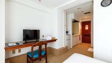 1 bedroom, desk, free WiFi, bed sheets