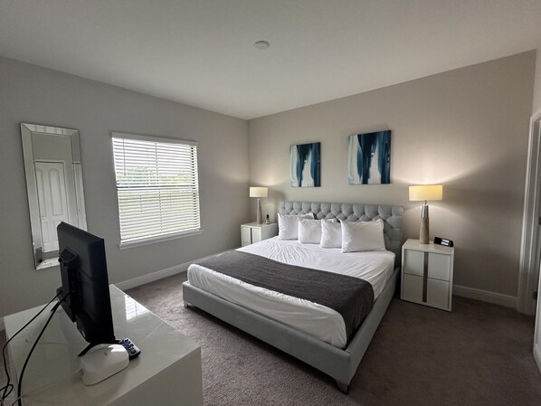 4 bedrooms, iron/ironing board, WiFi, bed sheets